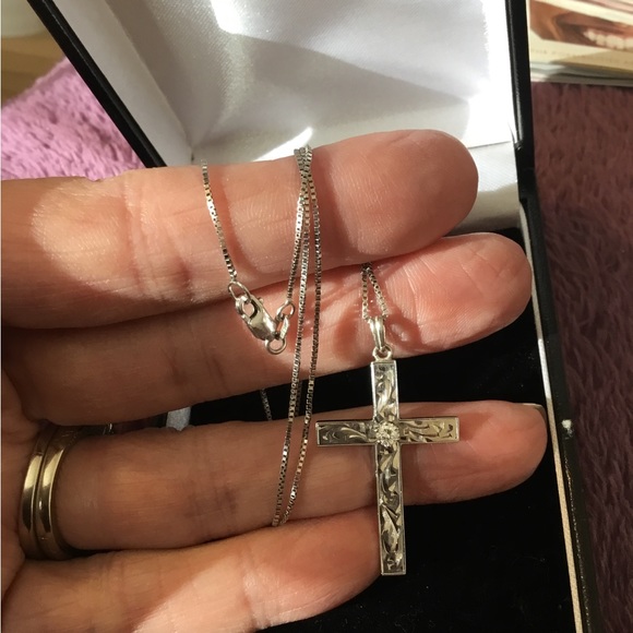 Estate 14k White Gold Round Brilliant Cut Diamond Etched Cross Necklace - Picture 9 of 15